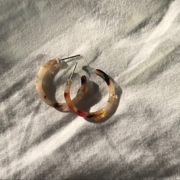 Acrylic earrings - Picture 2 of 3